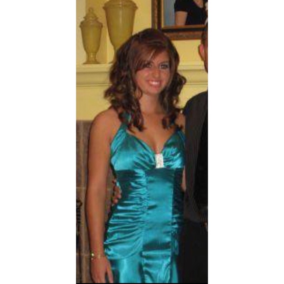 Semi formal dress - Picture 3 of 3